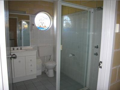 Admiral Nelson Motor Inn - Sunshine Coast Guide 2