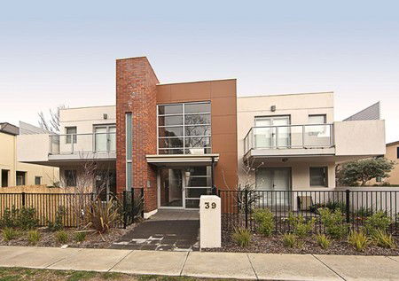 Accommodate Canberra - Sunshine Coast Guide 3