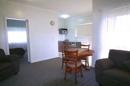 Abbey Apartments - Sunshine Coast Guide 1