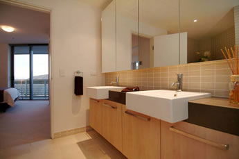 Cairns Luxury Apartments, Harbourlights Complex - Sunshine Coast Guide 9