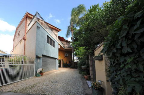 Rooftops Bed & Breakfast - Sunshine Coast Guide 10