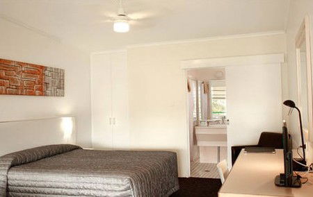 Cronulla Motor Inn - Sunshine Coast Guide 2
