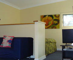 Artist Studio Cottage - Sunshine Coast Guide 1