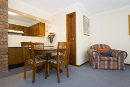 Pacific Apartments - Sunshine Coast Guide 2