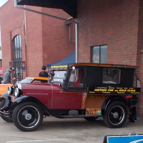 Vintage Fun Hire Cars - Sunshine Coast Guide 0