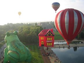 Balloon Safari - Sunshine Coast Guide 2