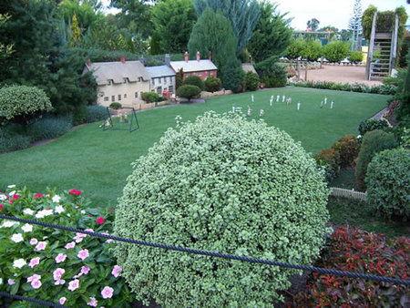 Abingdon Miniature Village - Sunshine Coast Guide 1