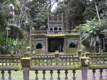 Paronella Park - Sunshine Coast Guide 0