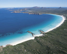 Lucky Bay - Sunshine Coast Guide 0