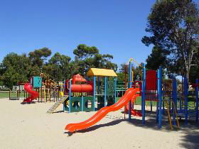 Victoria Square, Kadina - Sunshine Coast Guide 0