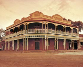 State Hotel - Sunshine Coast Guide 0