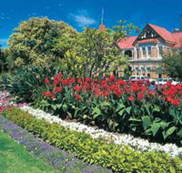 Stirling Gardens - Sunshine Coast Guide