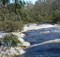 Moons Crossing - Sunshine Coast Guide