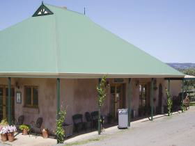 Lloyd Brothers Wine & Olive Company - McLaren Vale - Sunshine Coast Guide 0