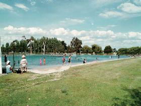 Millicent Swimming Lake - Sunshine Coast Guide 0