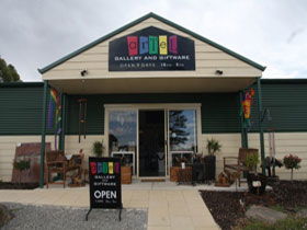 Artel Gallery And Giftware - Sunshine Coast Guide 0