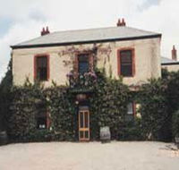 Clos Clare - Sunshine Coast Guide