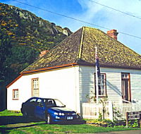 Joe Lyons Cottage - Sunshine Coast Guide