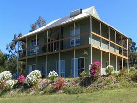 Waggon Road Studio Gallery - Sunshine Coast Guide 0
