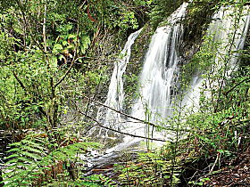 Hogarth Falls - Sunshine Coast Guide 0