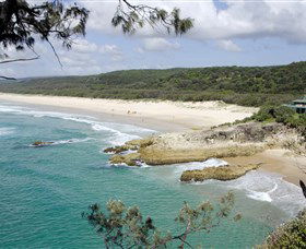 Main Beach, North Stradbroke Island - Sunshine Coast Guide 0