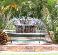 Bauer and Wiles Memorial Fountain - Sunshine Coast Guide