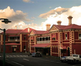 Historic Walk Through Mort Estate - Sunshine Coast Guide 0
