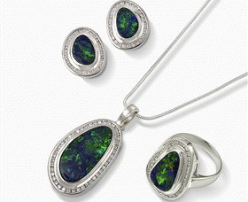 Johnston Opals - Sunshine Coast Guide 0
