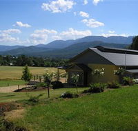 Ringer Reef Winery - Sunshine Coast Guide