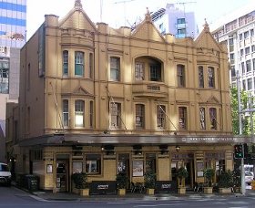 Crown Hotel - Sunshine Coast Guide 0
