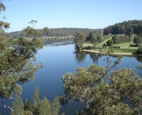 Hanging Rock Lookout - Sunshine Coast Guide 0