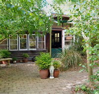 Gumnut Hideaway Gallery - Sunshine Coast Guide