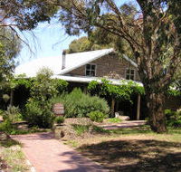 St Anne's Vineyard - Myrniong - Sunshine Coast Guide