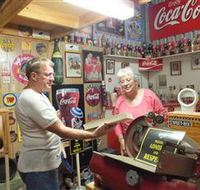 Bob's Shed - Sunshine Coast Guide