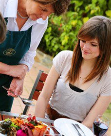 Poachers Pantry And Wily Trout Vineyard - Sunshine Coast Guide 1