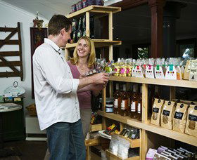 Poachers Pantry And Wily Trout Vineyard - Sunshine Coast Guide 4