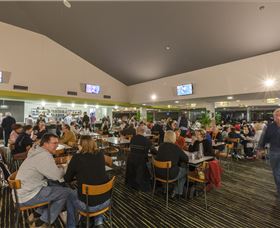 Gungahlin Lakes Golf And Community Club - Sunshine Coast Guide 2