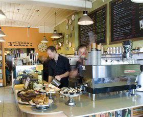 Ampersand CafÃ© Bookstore Paddington - Sunshine Coast Guide 2