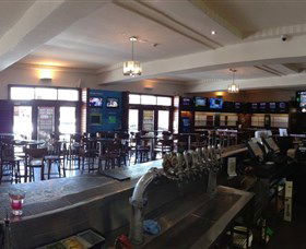Hunters Hill Hotel - Sunshine Coast Guide 0