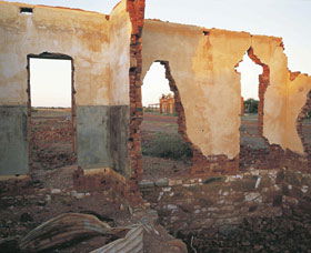 Kookynie Ruins - Sunshine Coast Guide 1