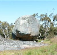 Tolmer Rocks - Sunshine Coast Guide