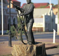 Miners Monument - Sunshine Coast Guide