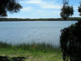 Lake Fellmongery Ski Lake - Sunshine Coast Guide 0