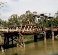 Swan Hill - Murray River Road Bridge - Sunshine Coast Guide