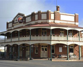 Royal Hotel Weethalle - Sunshine Coast Guide 0