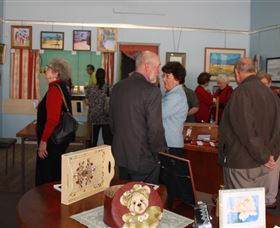 Peak Hill Art Gallery - Sunshine Coast Guide 0