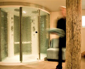 Salus Spa At Lake House - Sunshine Coast Guide 4