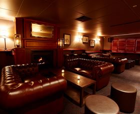 Civic Pub - Sunshine Coast Guide 2