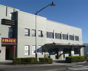 Katoomba Family Hotel And Restaurant - Sunshine Coast Guide 0