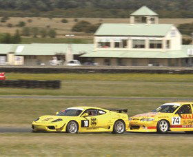 Wakefield Park Motor Racing Circuit - Sunshine Coast Guide 1